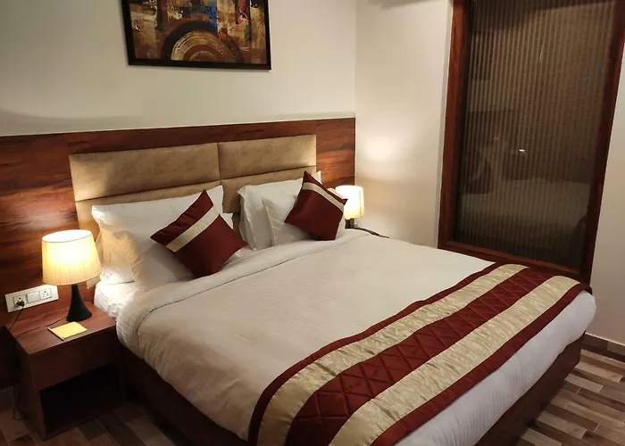 Red Crown Hotel New Delhi